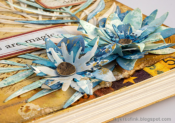 Layers of ink - Vintage Floral Notebook DIY Tutorial by Anna-Karin Evaldsson.