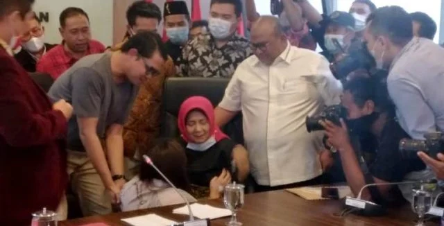 Sambil Menangis Anggiat Pasaribu Minta Maaf, Presiden Jokowi dan Panglima TNI Disebut