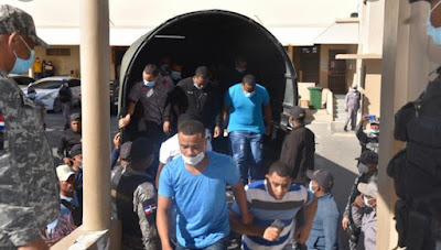 Barahona: Policías acusados de dar "tumbe de droga" en Barahona fueron puestos en  libertad