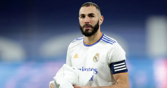 Benzema given 4 days off by France coach due to discomfort