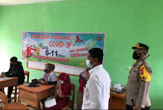 Kapolres Pasangkayu Pantau Pelaksanaan Vaksinasi Serentak Anak di SD Negeri 02 Pasangkayu.