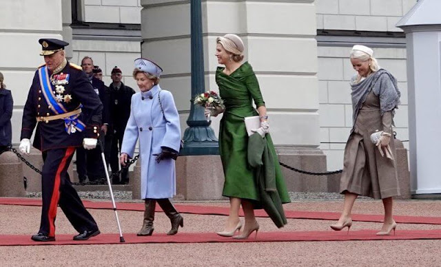 King Harald, Queen Sonja, Crown Princess Mette-Marit and Princess Martha Louise. Queen Maxima wore a green gown from Natan