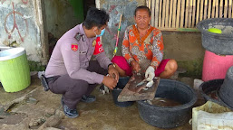 Sampaikan Himbauan Kamtibmas Dan Prokes, Bhabinkamtibmas Polsek Kandanghaur Sambang Dialogis Kepada Warga Desa Eretan Wetan