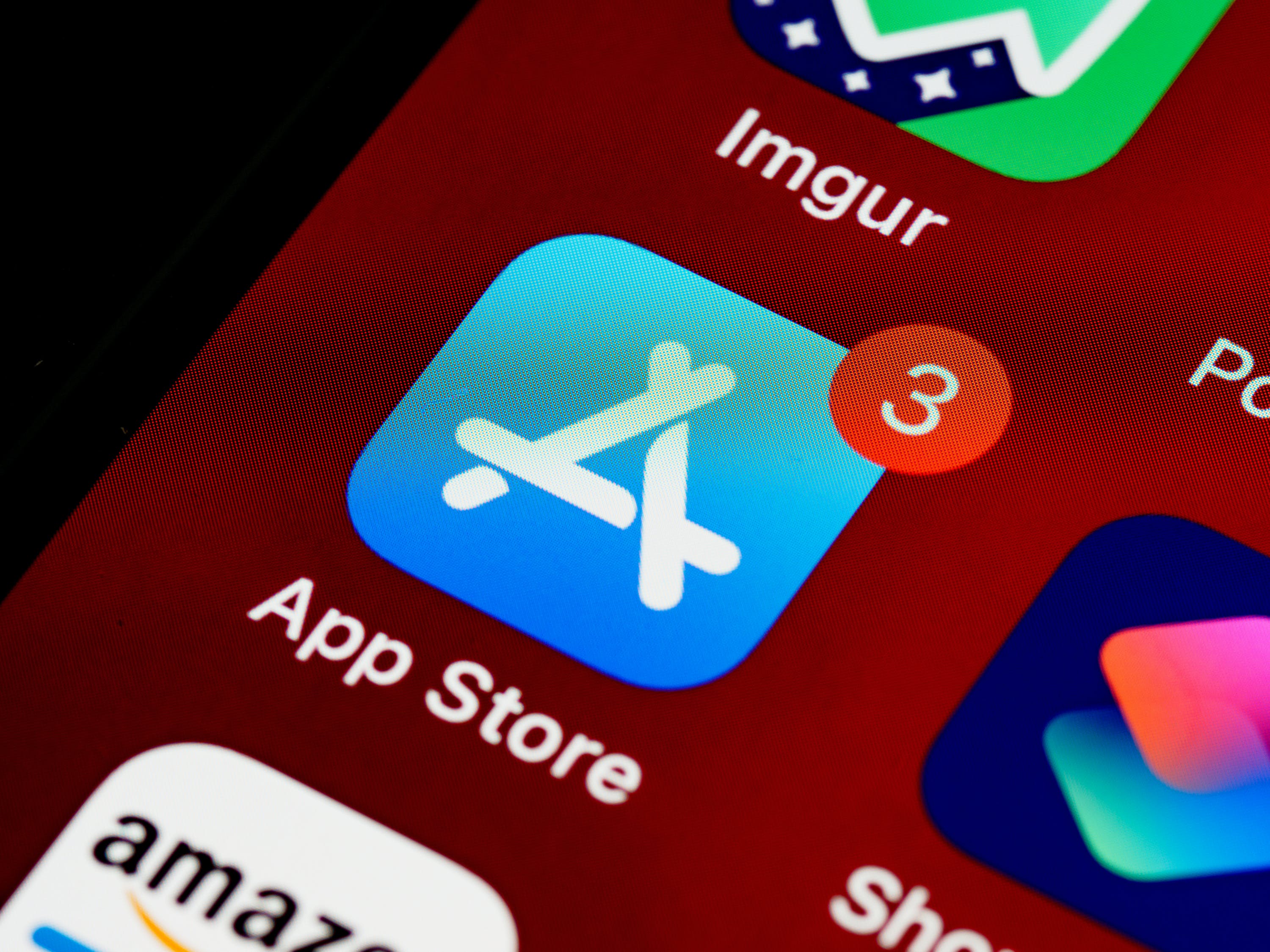 Apple App Store faces some security issues which might cost them their loyal audience