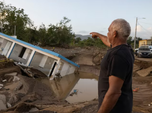 Puerto Rico trata de llegar a zonas aisladas por el Huracán Fiona