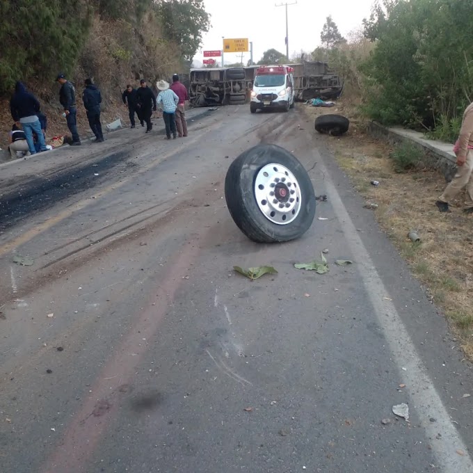 Queda cruzado Autobús Accidentado sobre la Carretera Malinalco- Chalma en Edoméx