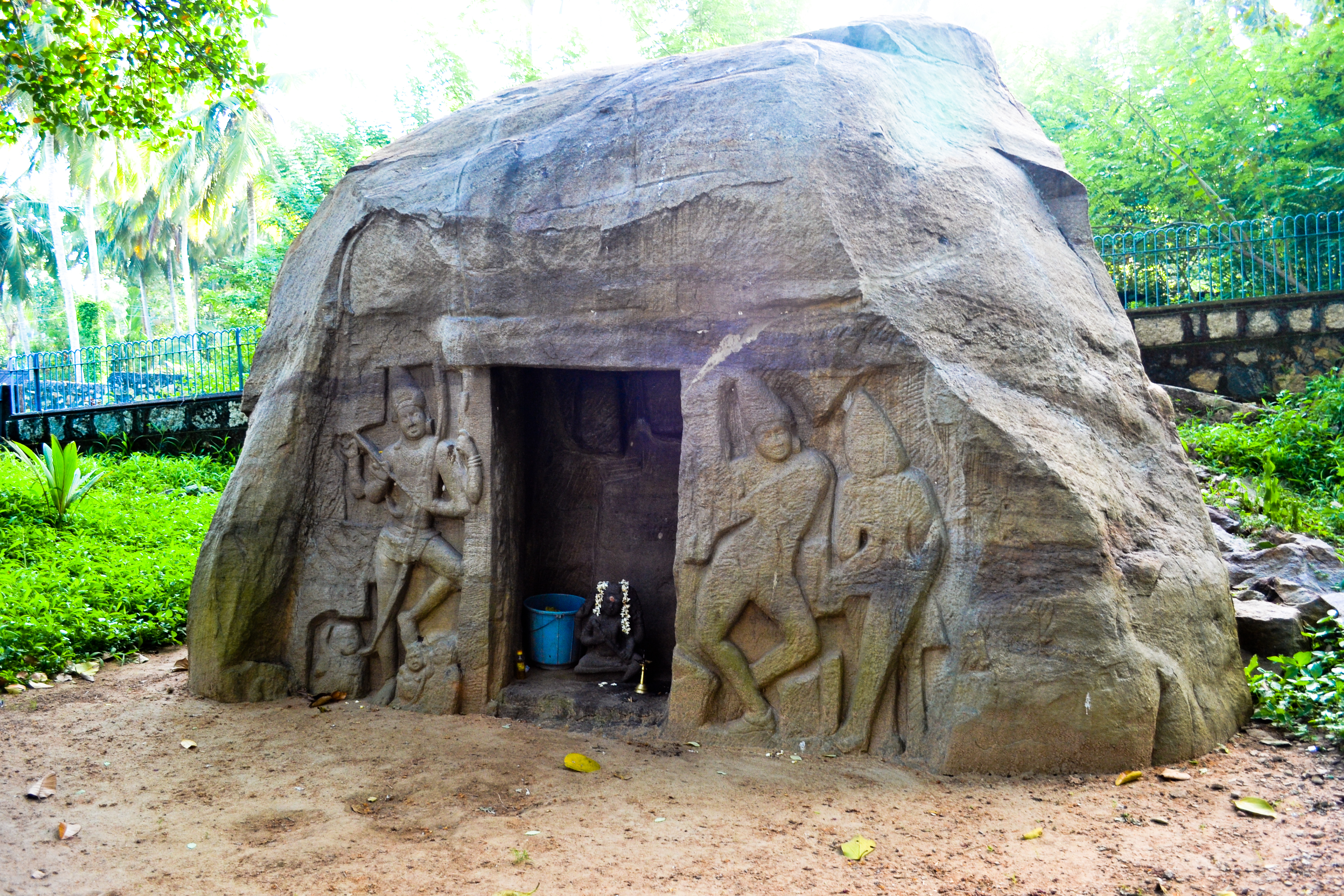 Vizhinjam Rock - cut cave