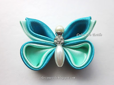 Kanzashi - Mariposa con cintas color turquesa y verde agua