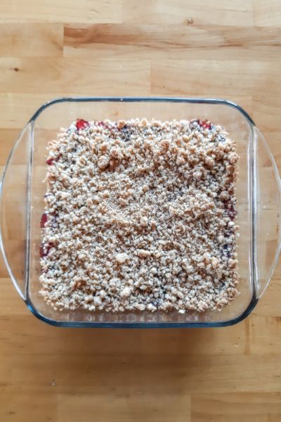 Easy Fruit Crisp Recipe | On The Creek Blog // www.onthecreekblog.com