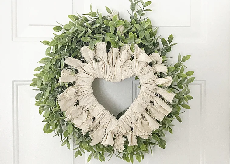 DIY Heart Wreath Tutorials and Ideas For All Occasions