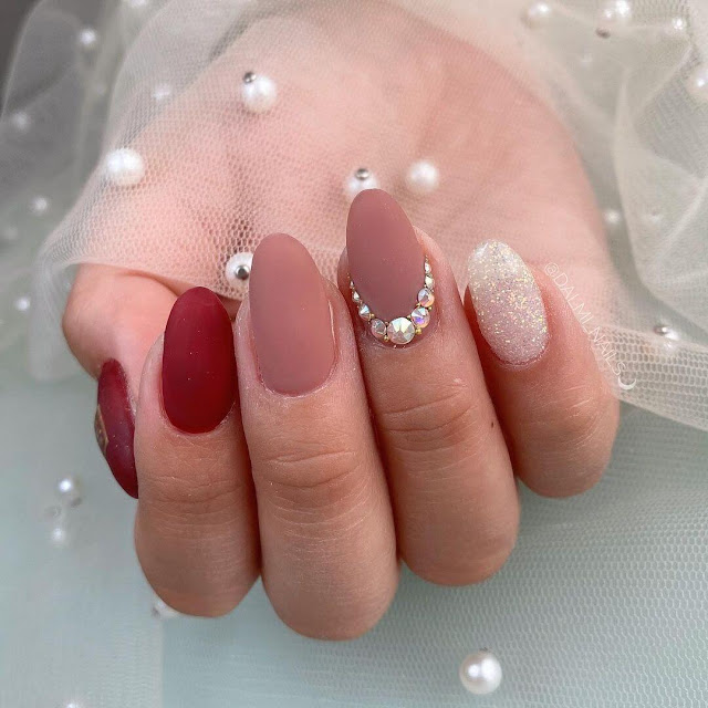 Crystal Embellishments Elegant Nail