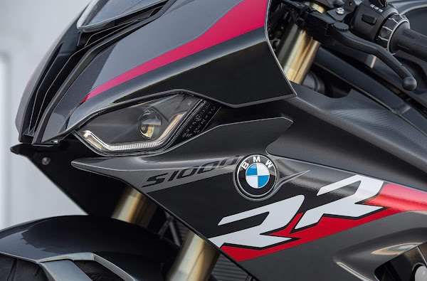 BMW S1000 RR tem novidades na linha 2022; preço - R$ 122.500
