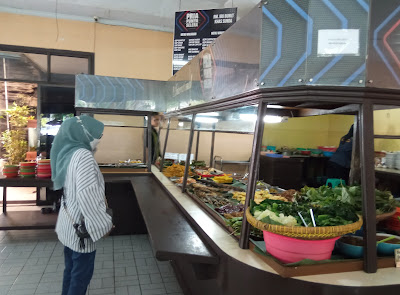 Makan Siang Nostalgia di Rumah Makan Ibu Bunut Sukabumi