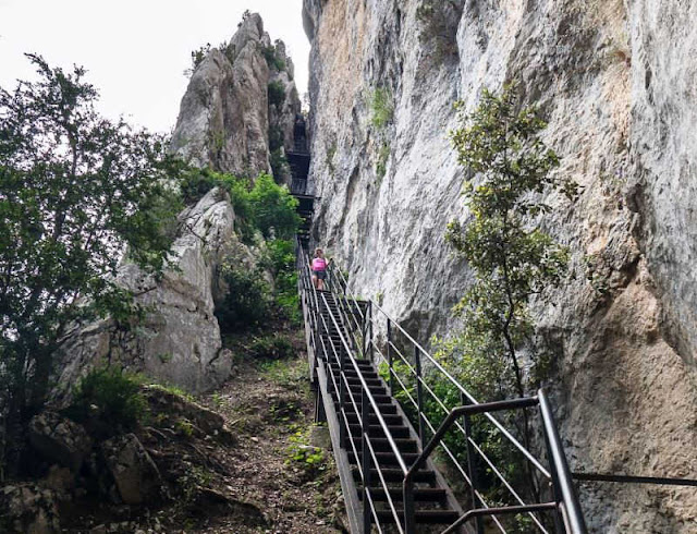 Escaleras del Sendero Martel