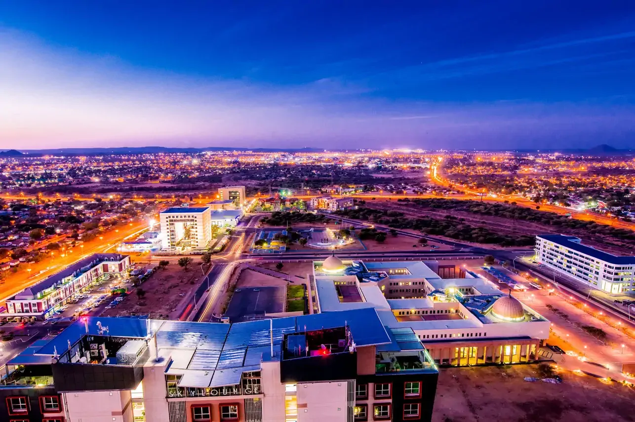 Foto aérea da capital de Botsuana, Gaborone. Uma cidade que representa o desenvolvimento deste país africano. (Flickr)