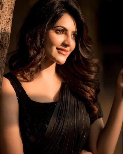 Actress Athulya Ravi in black saree photos