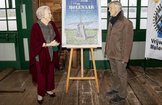 Princess Beatrix attended the celebration of the 50th anniversary of the Guild of Volunteer Millers at the Zaans Museum in Zaandam