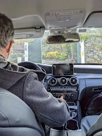 Porto Day Trip to the Douro Valley: Alfredo from Tourvent driving his Mercedes