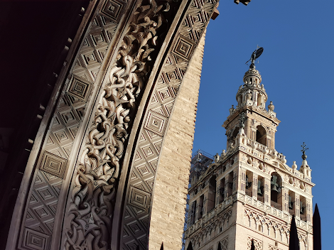 Descripción Giralda de Sevilla