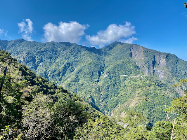 亞泥笛山下山途中--展望阿禮部落