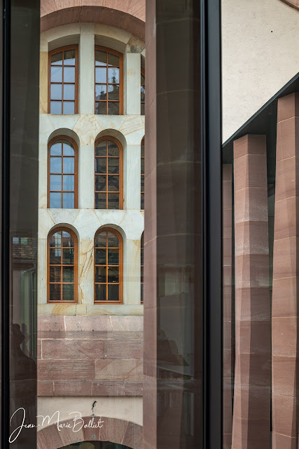 Bibliothèque humaniste de Sélestat • L'ancienne façade depuis la salle de réunion (oct. 2021)