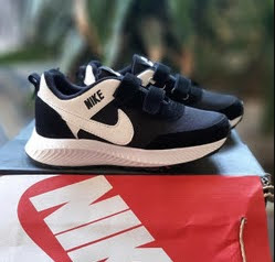 Sepatu sekolah nike hitam putih