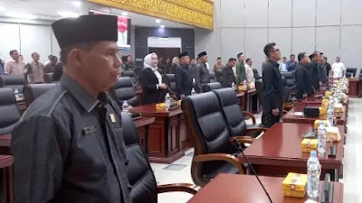 Gelar Rapat Paripurna dengan 2 Agenda, DPRD Kota Padang dan Pemko Sepakati APBD 2025 Sebesar Rp2,86 Triliun