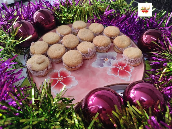 GALLETAS RELLENAS CON DULCE DE MEMBRILLO 