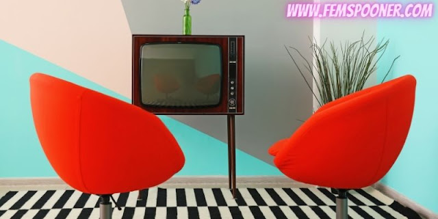 8 Tips Dalam Menata Dekorasi Ruang TV Modern Minimalis - bermain dengan variasi elemen interior