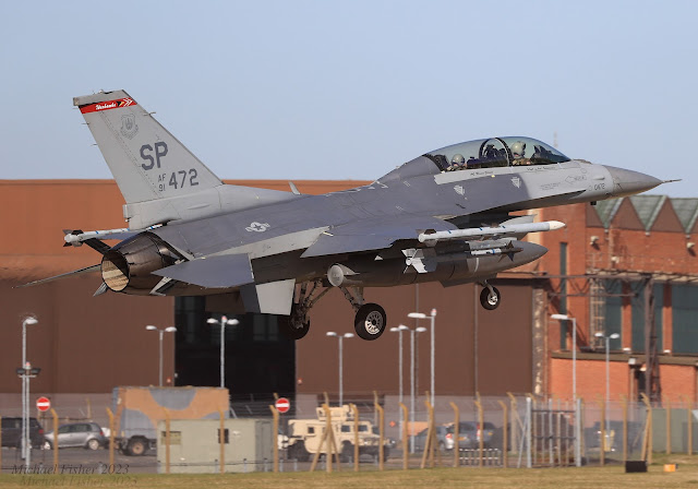 91-0472/SP F-16DM USAFE landing RAF Mildenhall