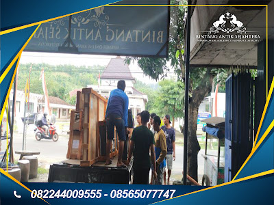 Meja dan Makam Meja dan Makam