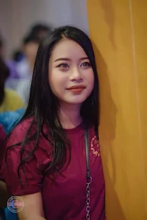 Cewek Cantik Montok Putih Mulus