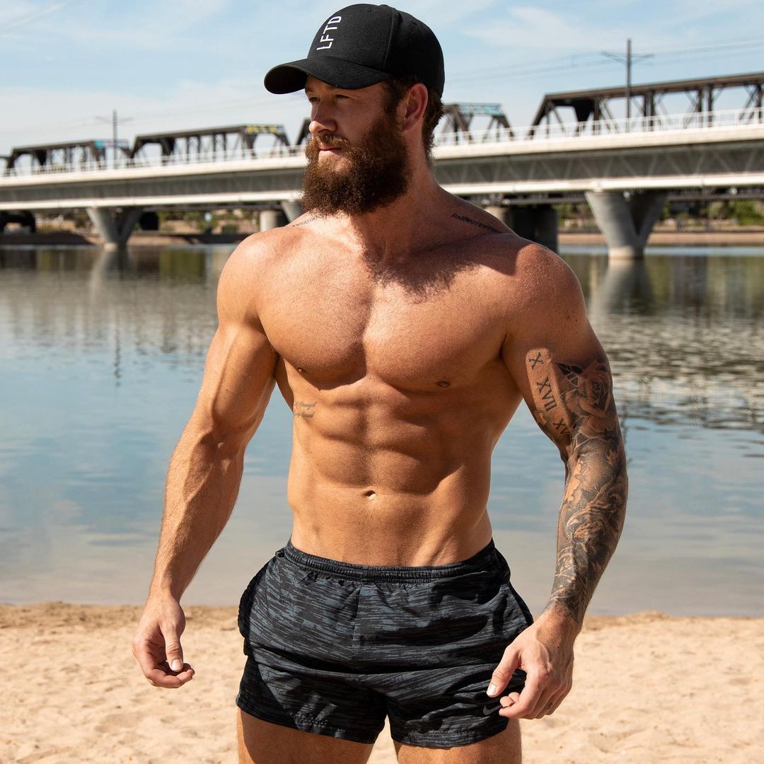 strong-bearded-manly-guy-brenton-ross-simmons-shirtless-beach-hunk