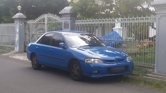 Ford Laser Lynx pertama