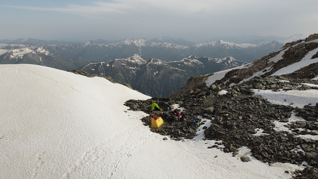 Relacja z wejścia na Tetnuldi (4858m), granią południowo zachodnią. Gruzja. Swanetia. Kaukaz.