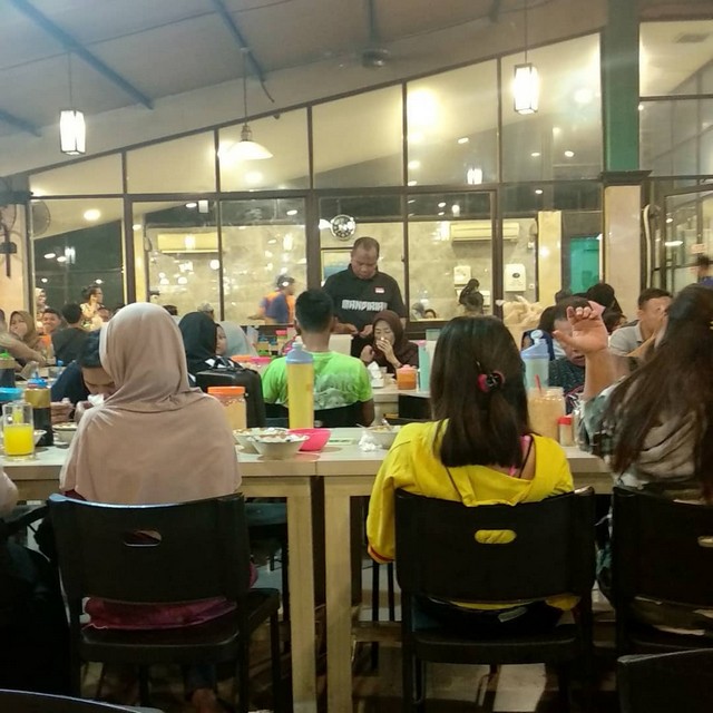 Tempat Makan Keluarga di Surabaya - Soto Ayam