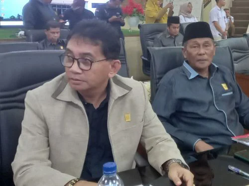 DPRD Kota Padang Gelar Rapat Paripurna Penyampaikan Pendapat Akhir Fraksi Terhadap SOTK, Pejabat Pemko Diambil Pemprov Jadi Sorotan