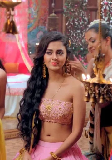 Tejasswi Prakshi hot bigg boss naagin