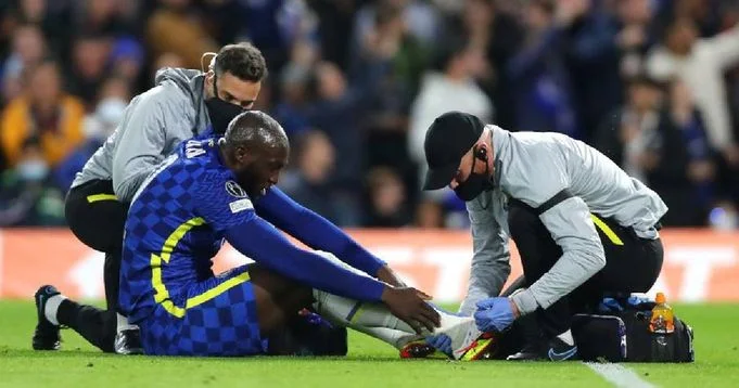 Chelsea striker Lukaku injury not serious but set to miss 2 or 3 weeks of action