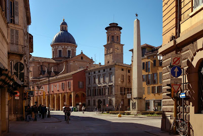 gite e viaggi giornalieri di gruppo con partenze da Reggio Emilia e trasferimenti in Bus gran Turismo