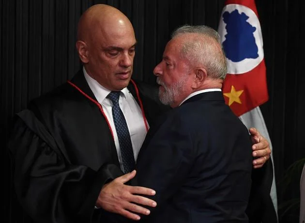 Lula y Bolsonaro coinciden en un acto institucional en primer día de campaña