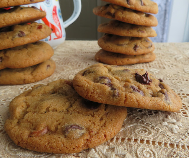 Crisp Chocolate Chip Cookies