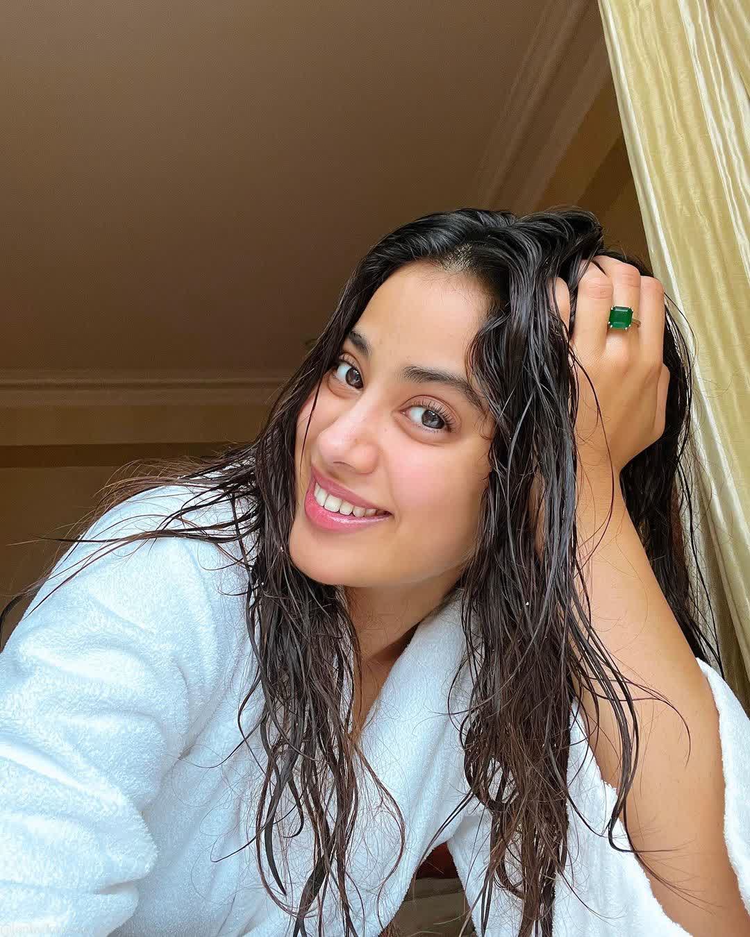 Janhvi kapoor UHD HD Photo