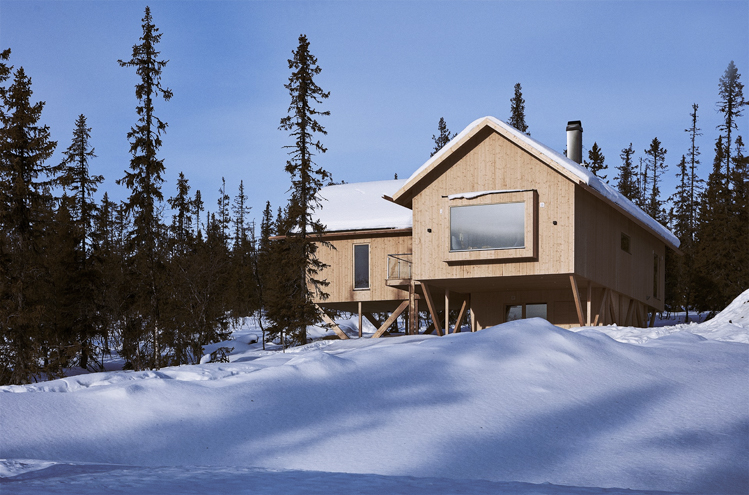 A Contemporary Swedish Ski Chalet With a Wonderful Window Seat!