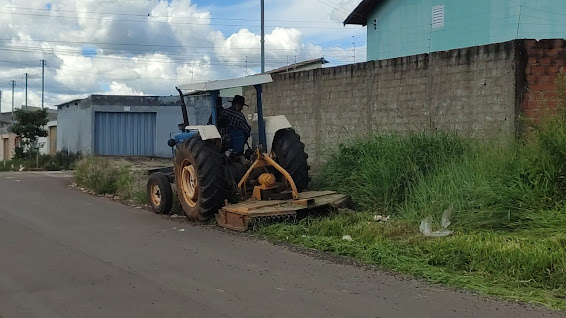 Prefeitura de Trindade  Realiza Frente de serviços em 18 Bairros