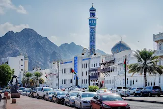توفر سلطنة عمان وظائف عديدة برواتب عالية