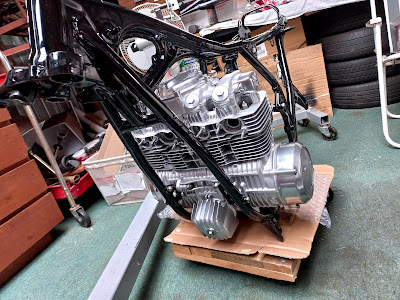 Engine mated with frame Honda CB500K1