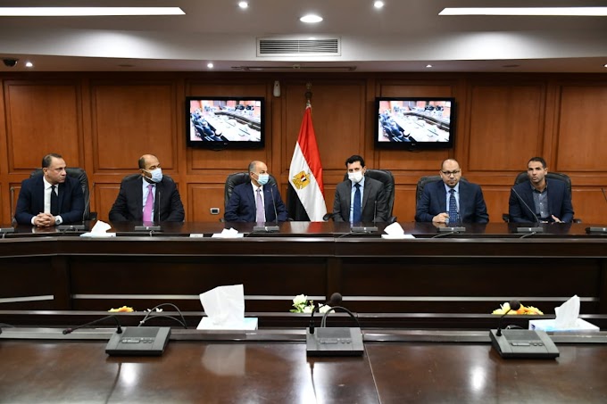 وزير الرياضة يشهد توقيع بروتوكول استضافة مصر لثلاث بطولات دولية في رياضة الغطس والغطس العالي والسباحة التوقيعية