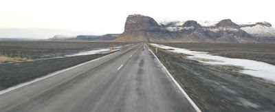 Conduciendo por la Ring Road o R1 de Islandia.