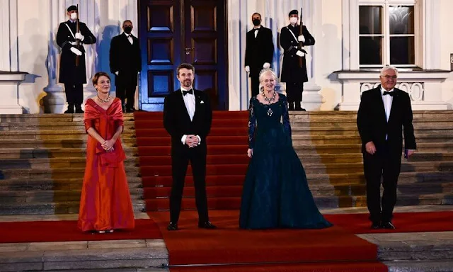 President Frank-Walter Steinmeier and First Lady Elke Büdenbender. Danish Queen Margrethe wore a green gown. pearls tiara and necklace